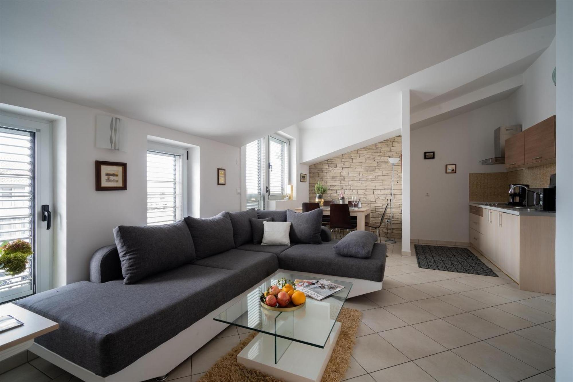 Apartments Valbruna Ровінь Екстер'єр фото