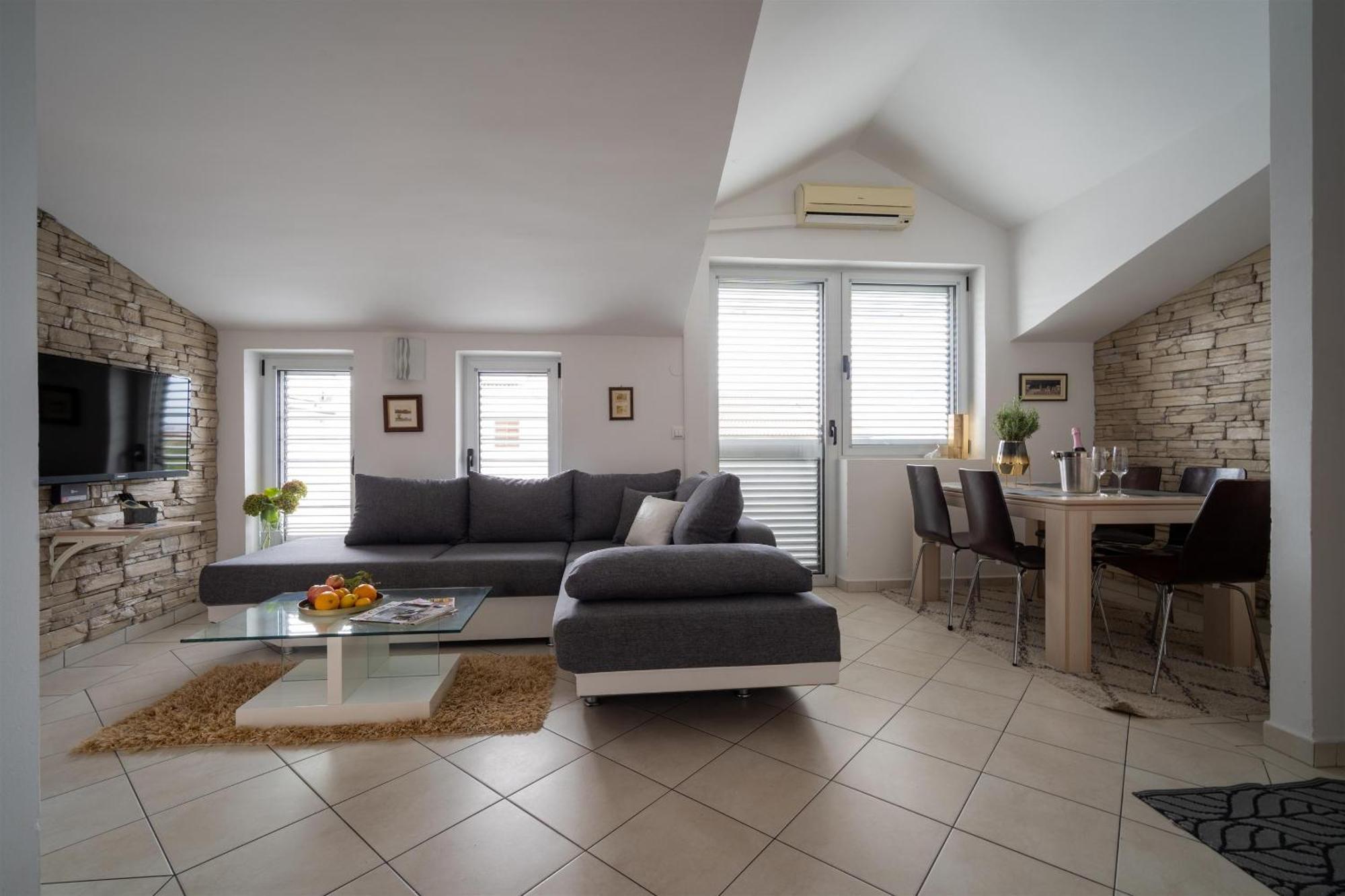 Apartments Valbruna Ровінь Екстер'єр фото