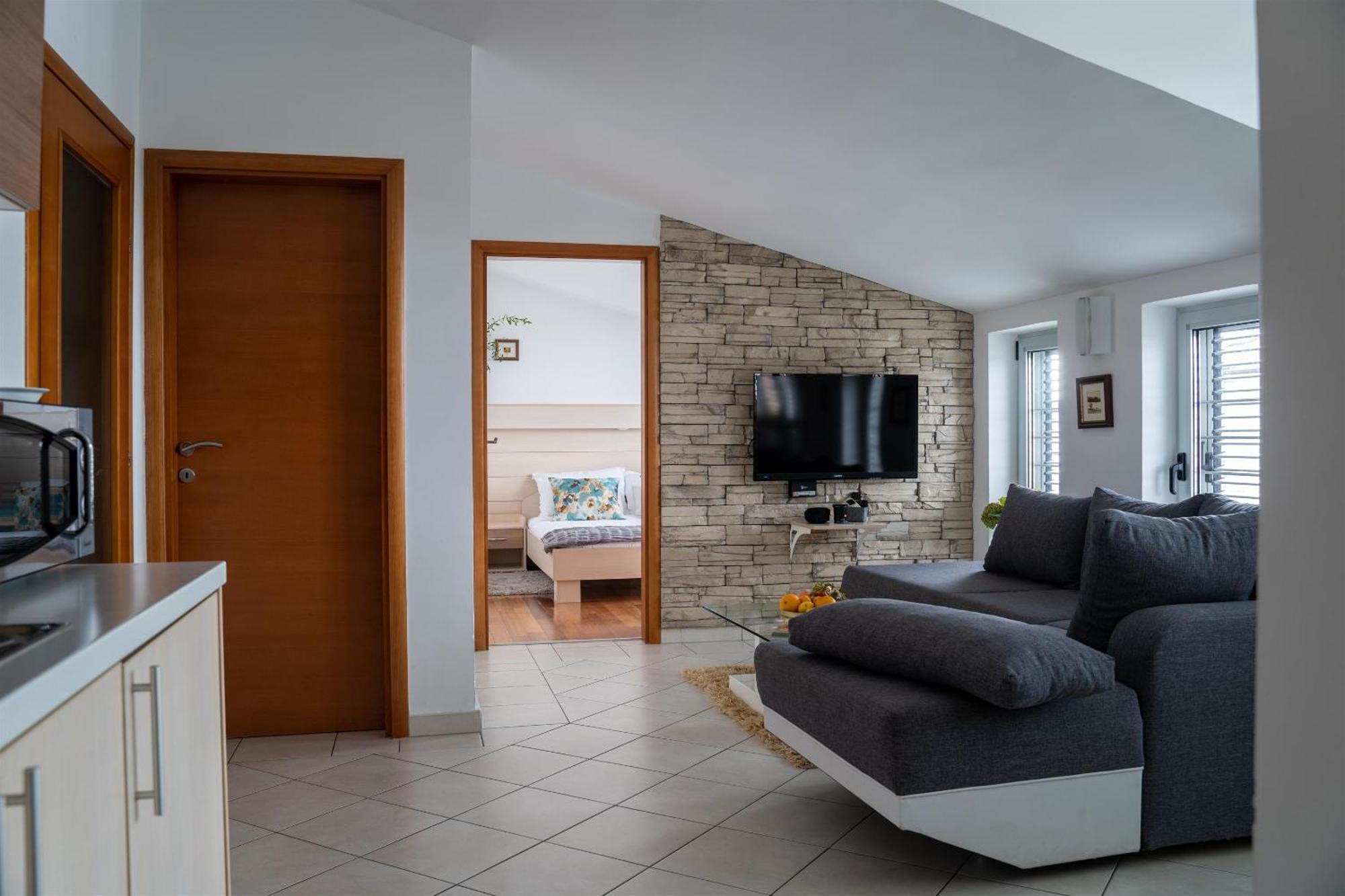 Apartments Valbruna Ровінь Екстер'єр фото