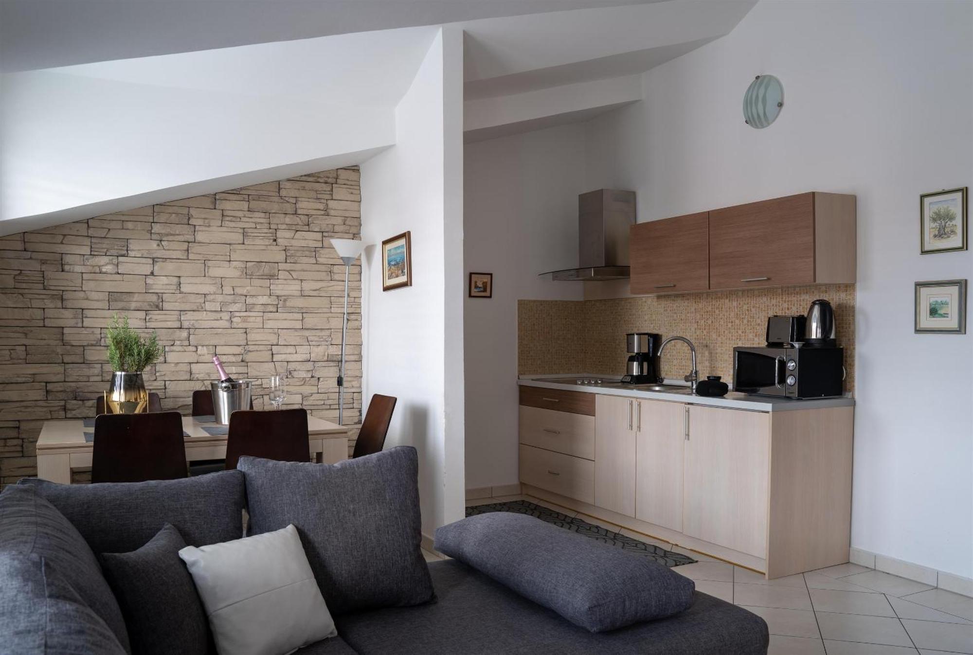Apartments Valbruna Ровінь Екстер'єр фото