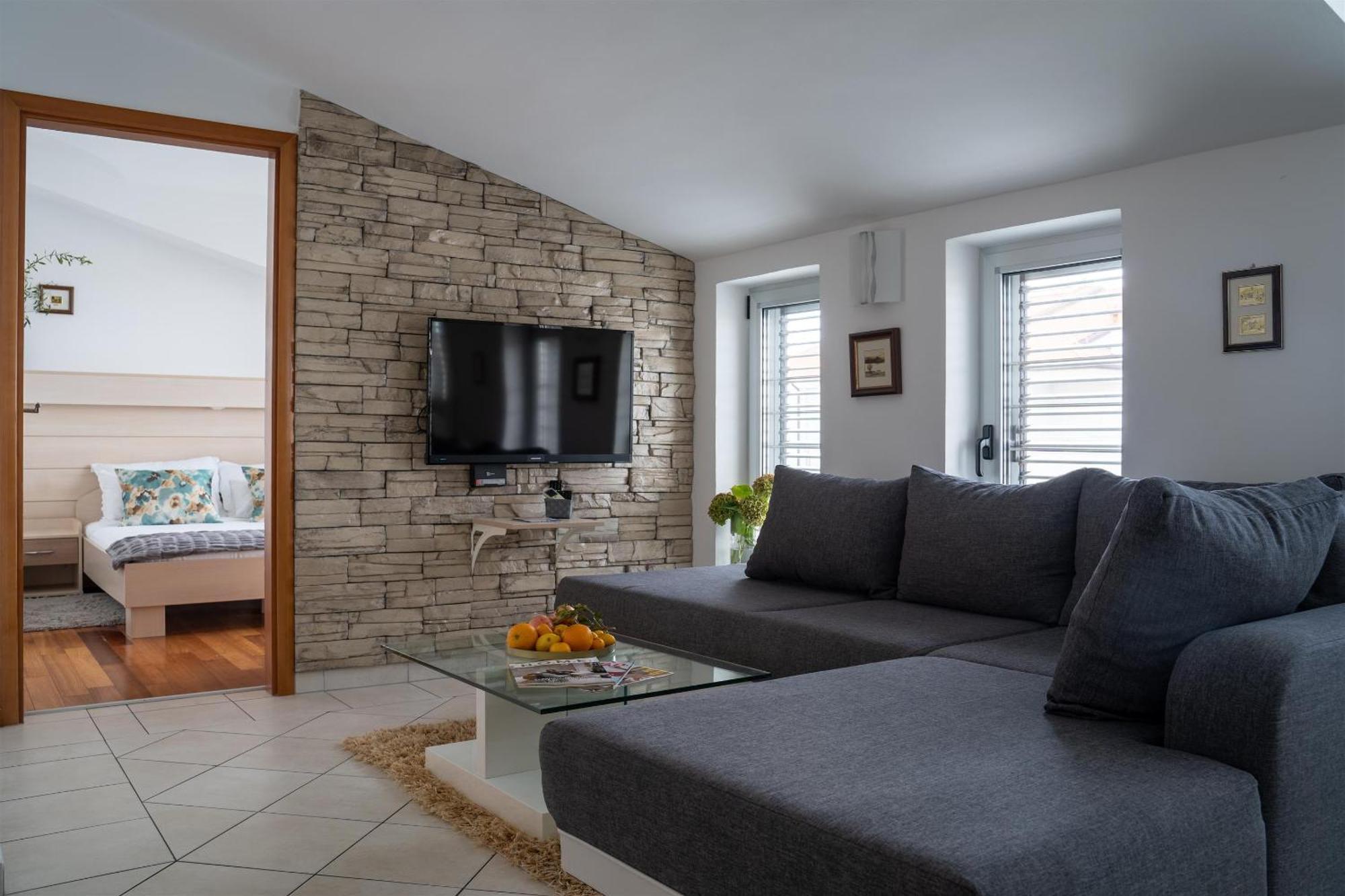 Apartments Valbruna Ровінь Екстер'єр фото