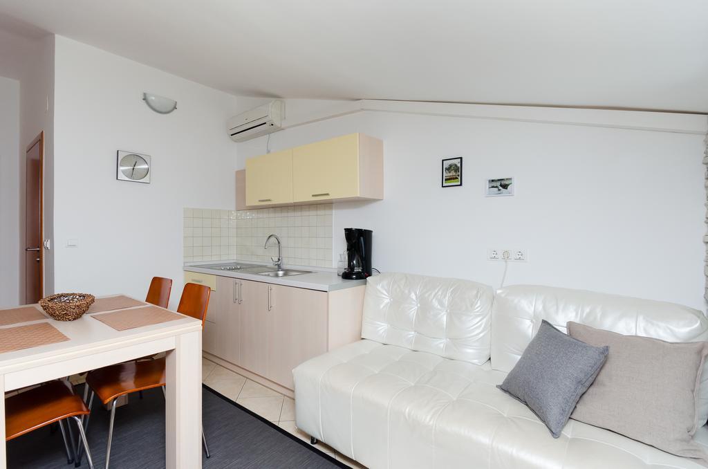 Apartments Valbruna Ровінь Екстер'єр фото