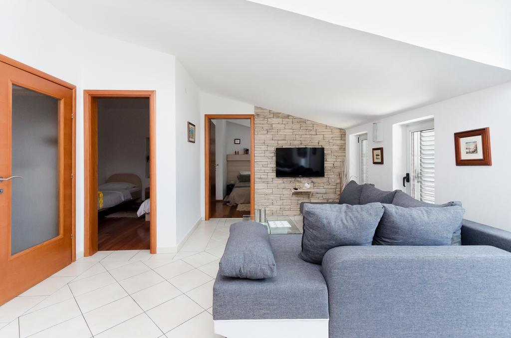 Apartments Valbruna Ровінь Екстер'єр фото