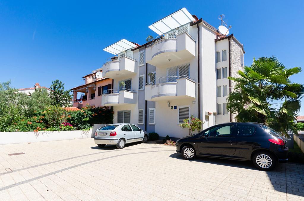 Apartments Valbruna Ровінь Екстер'єр фото