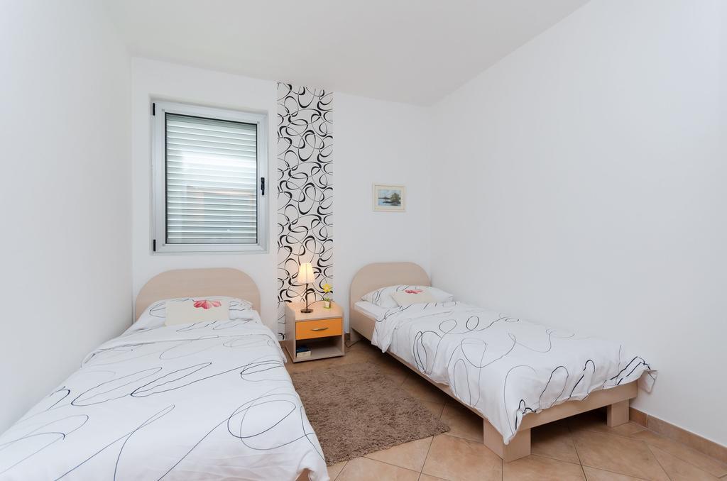 Apartments Valbruna Ровінь Екстер'єр фото