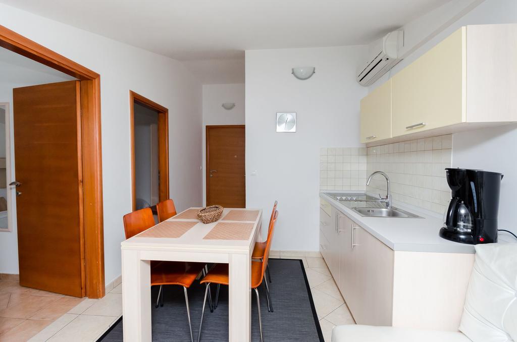 Apartments Valbruna Ровінь Екстер'єр фото